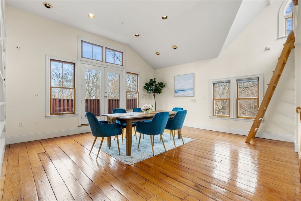 69 Robeson St # 4