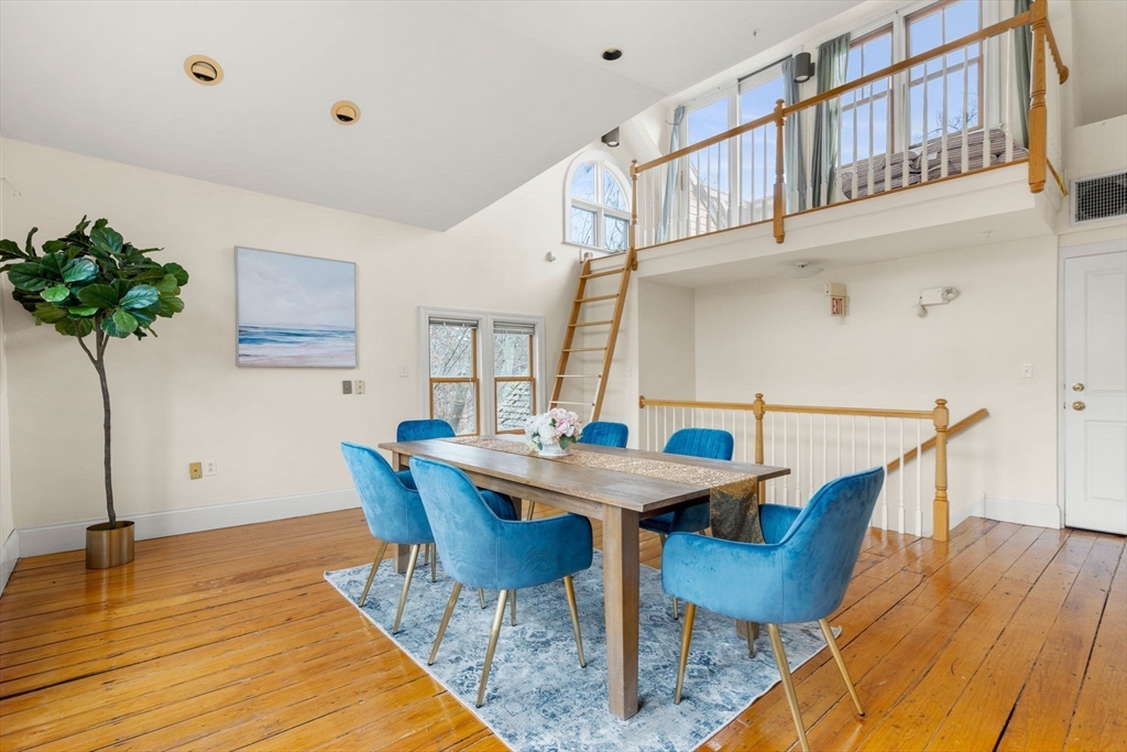 69 Robeson St # 4