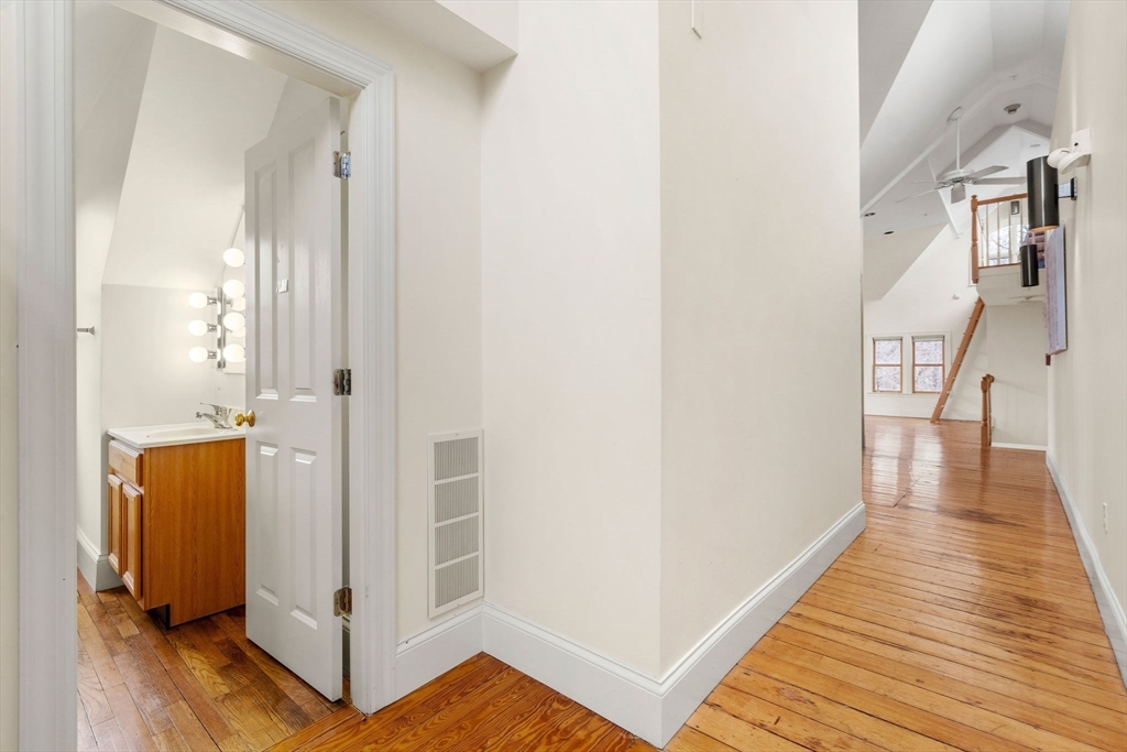 69 Robeson St # 4