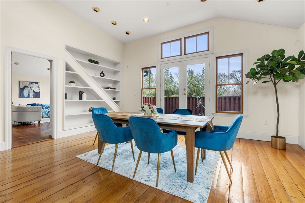 69 Robeson St # 4