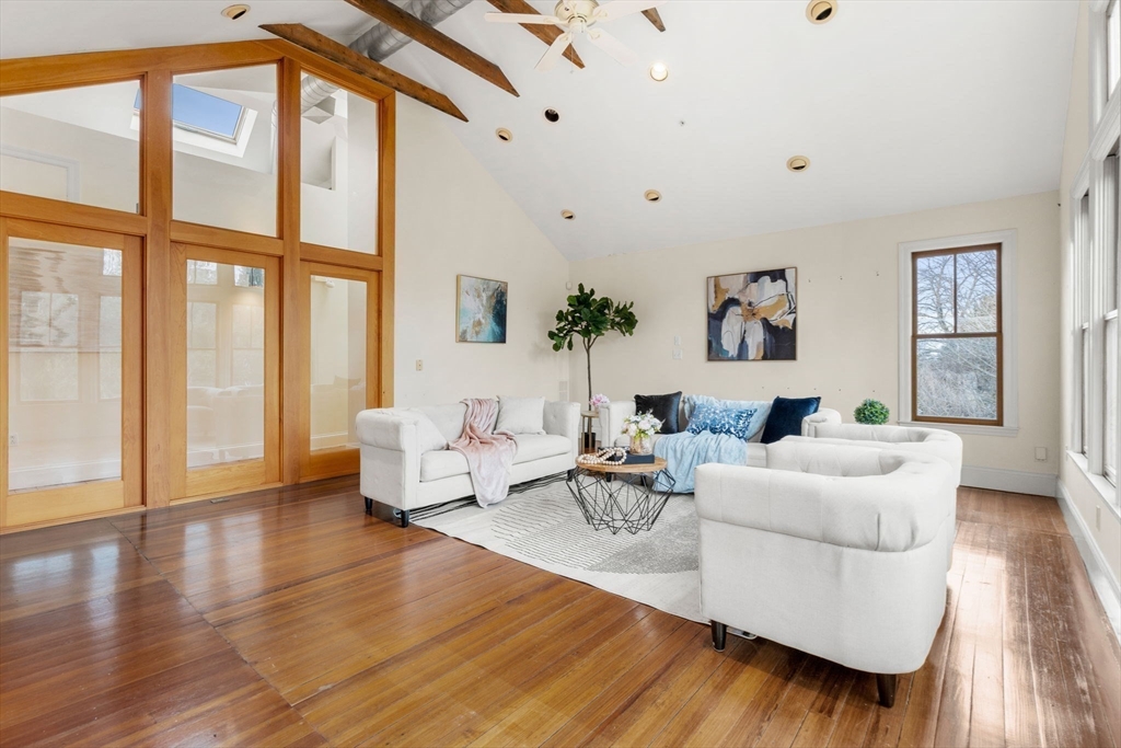69 Robeson St # 4