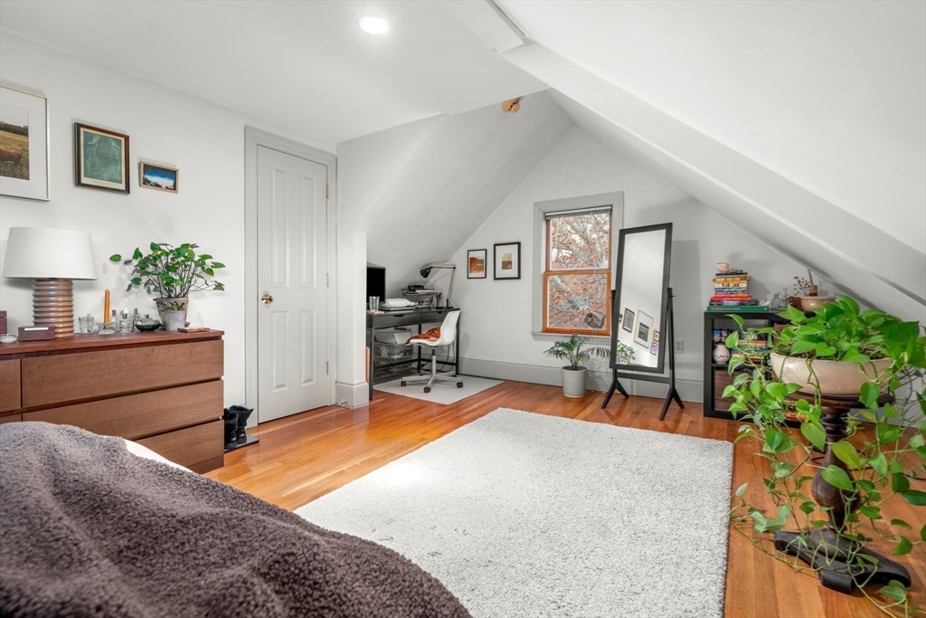 69 Robeson St # 4