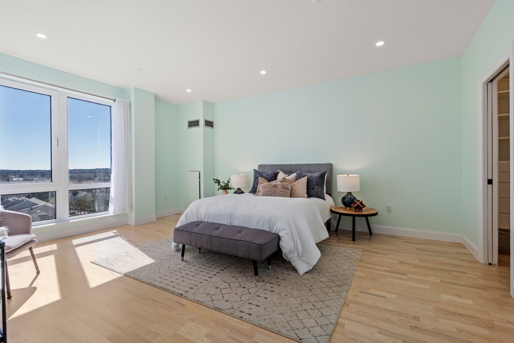 1001 Marina Drive # 805