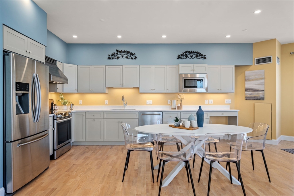 1001 Marina Drive # 805