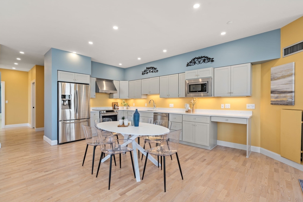 1001 Marina Drive # 805
