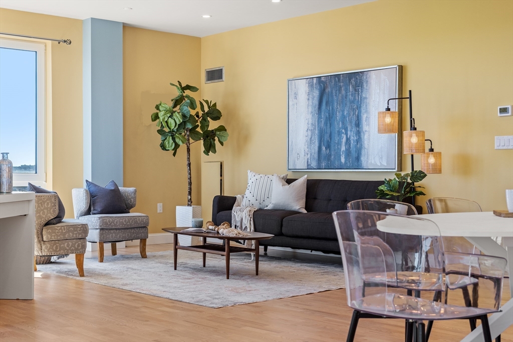 1001 Marina Drive # 805