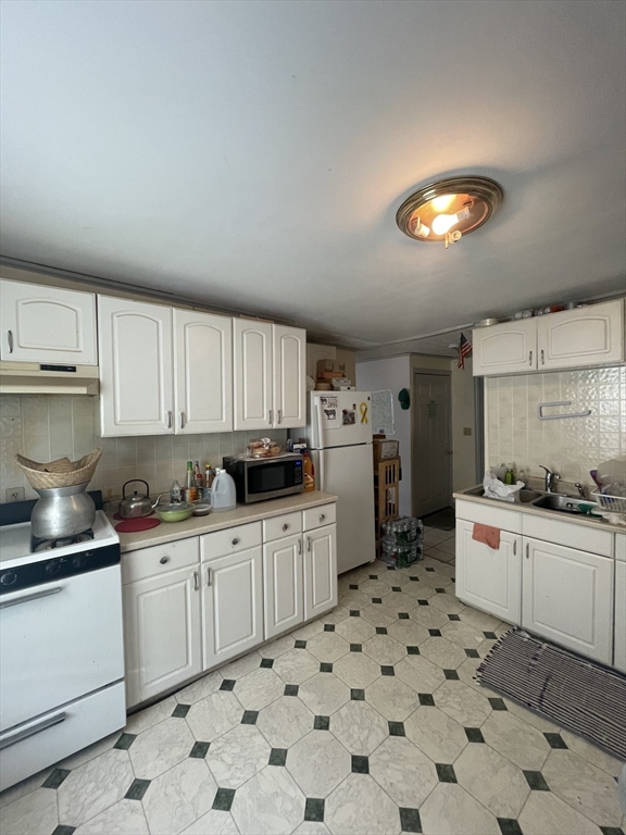 153 Cross St