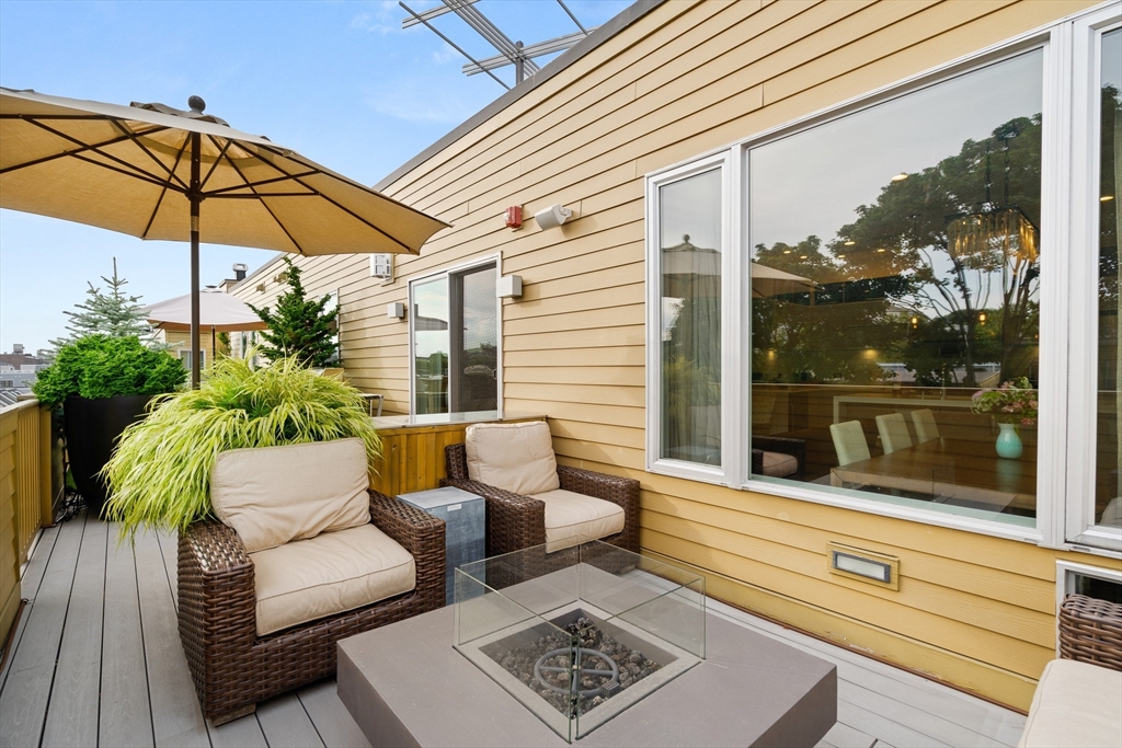 403 W 1st Street # 402