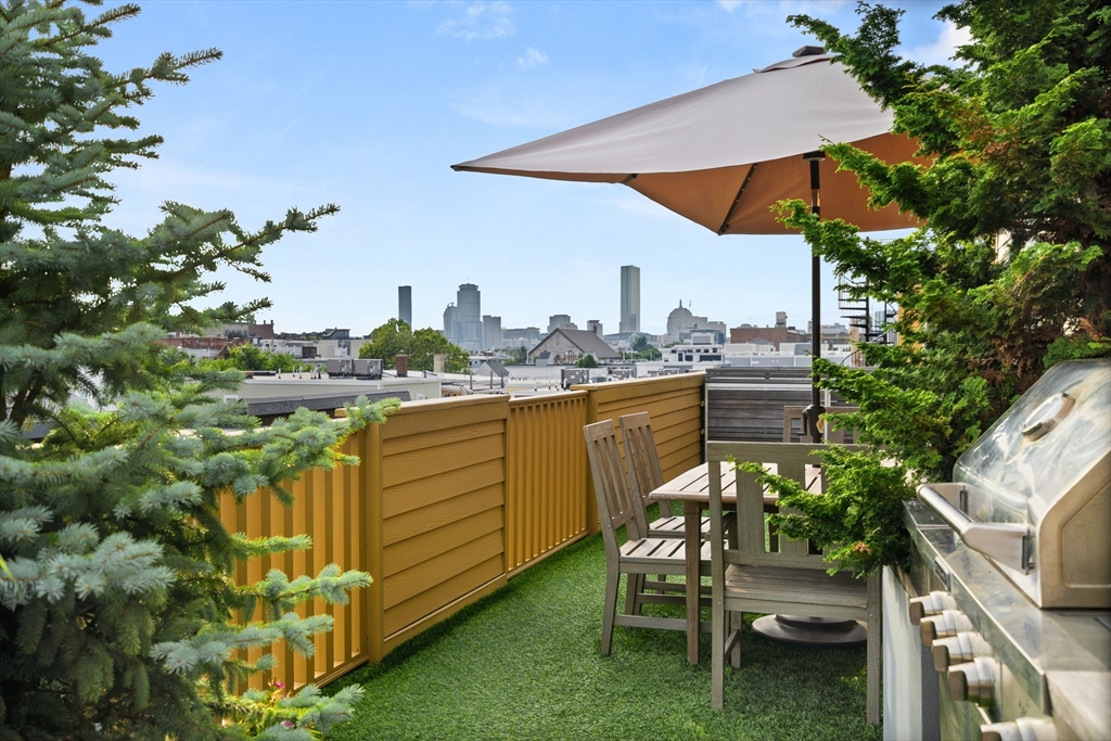 403 W 1st Street # 402
