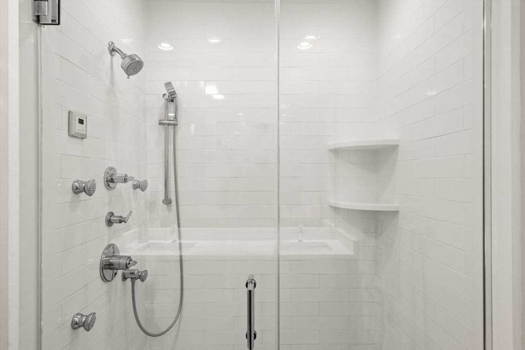 403 W 1st Street # 402