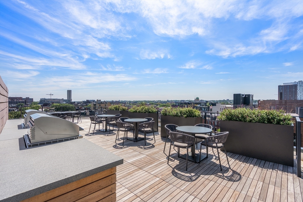 566 Columbus Ave # 105
