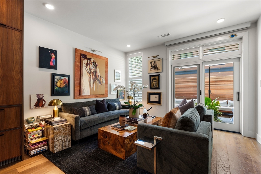 566 Columbus Ave # 105