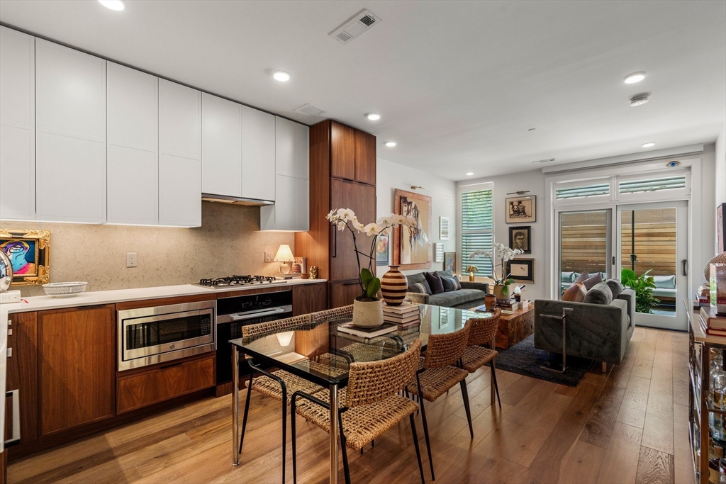 566 Columbus Ave # 105