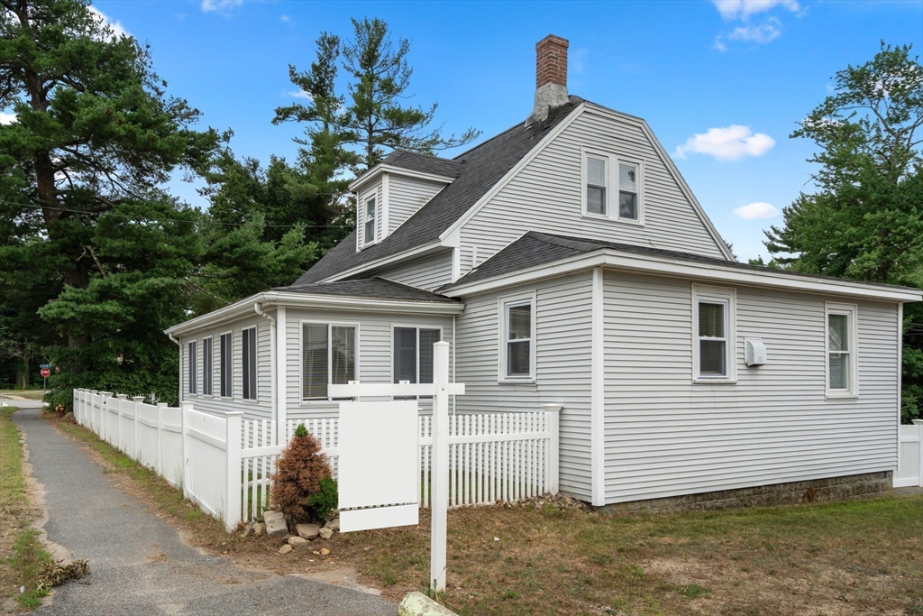 2499 Main St