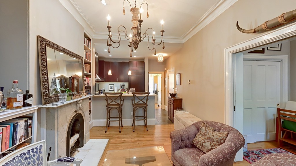 6 Wellington St # 3