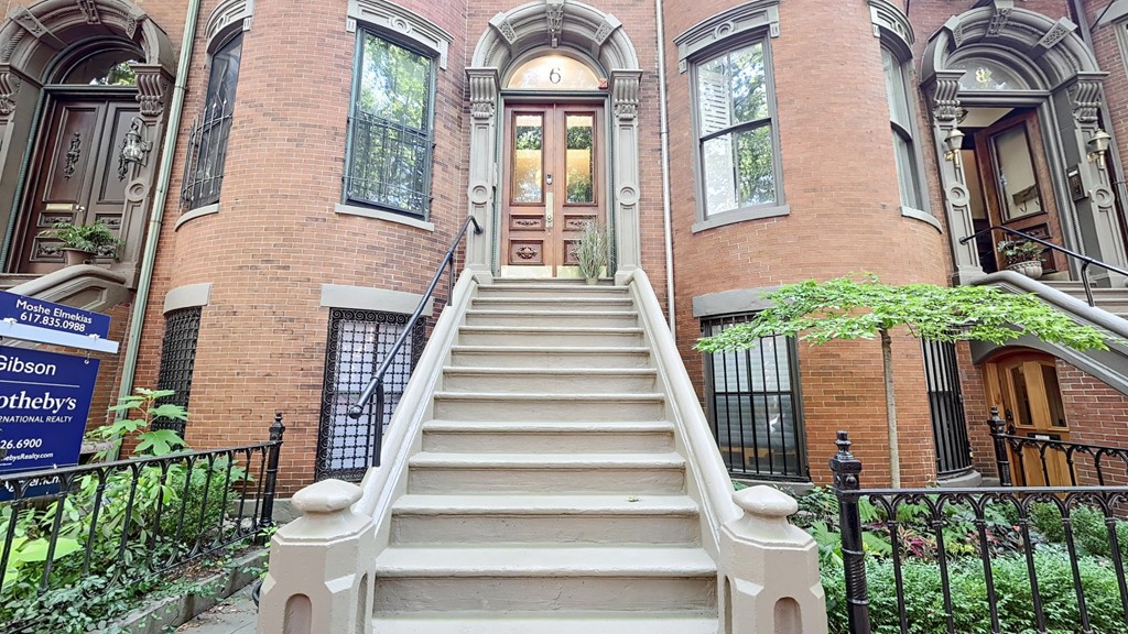 6 Wellington St # 3