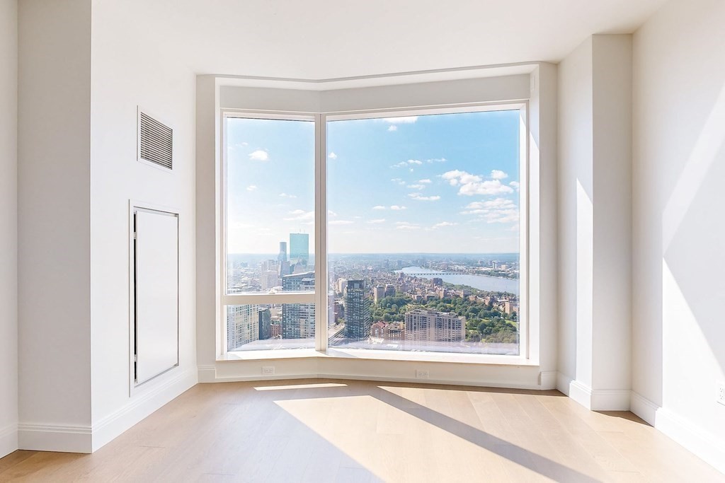 240 Devonshire Street # 4305