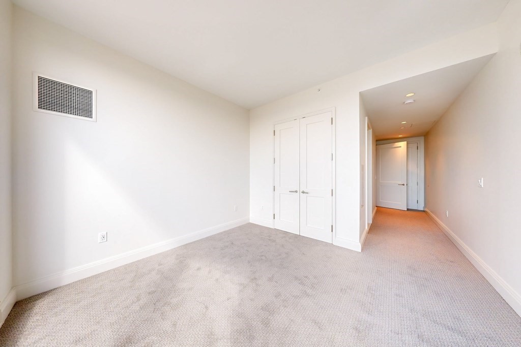 240 Devonshire Street # 4305