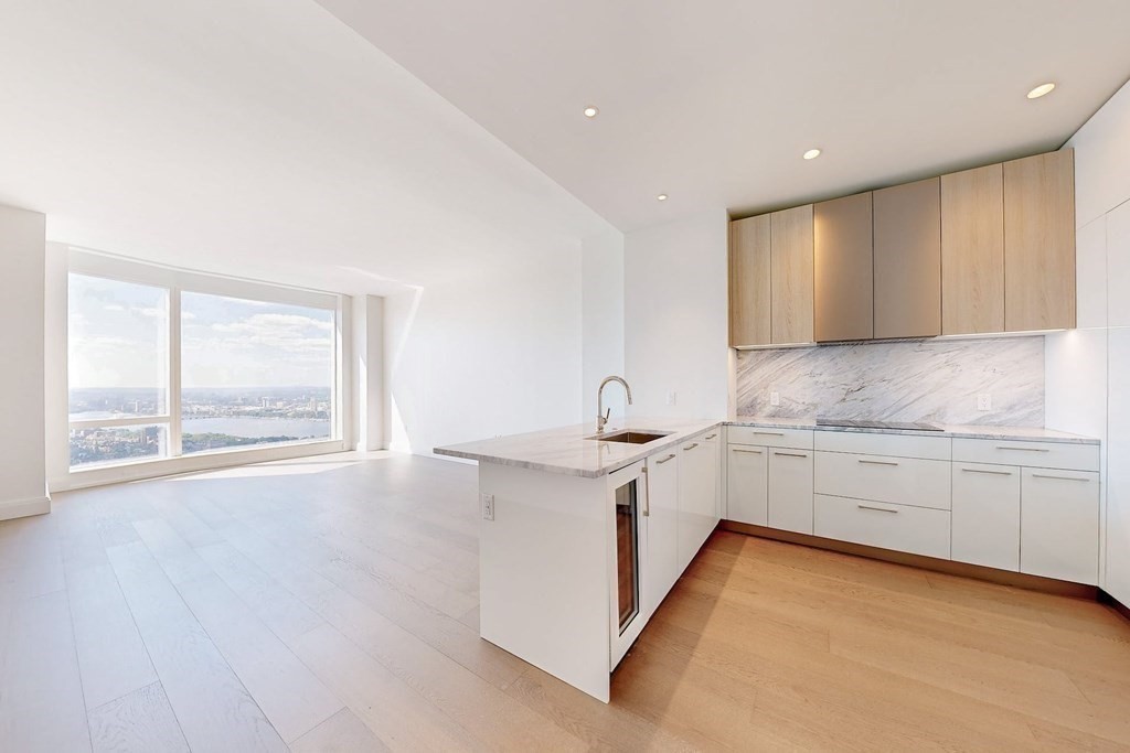 240 Devonshire Street # 4305