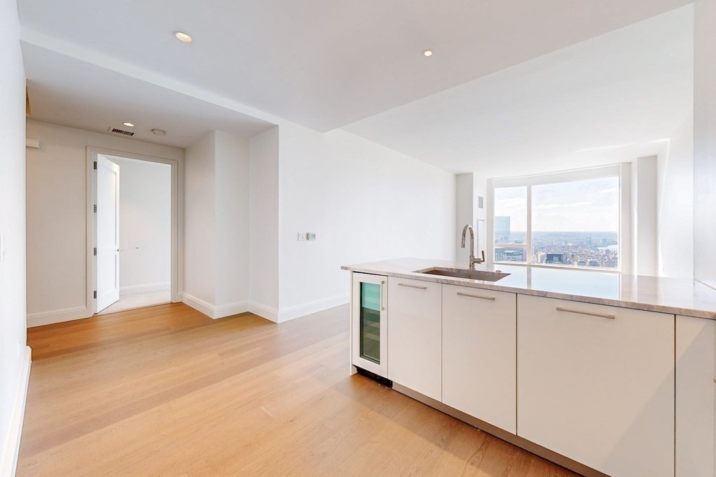 240 Devonshire Street # 4305