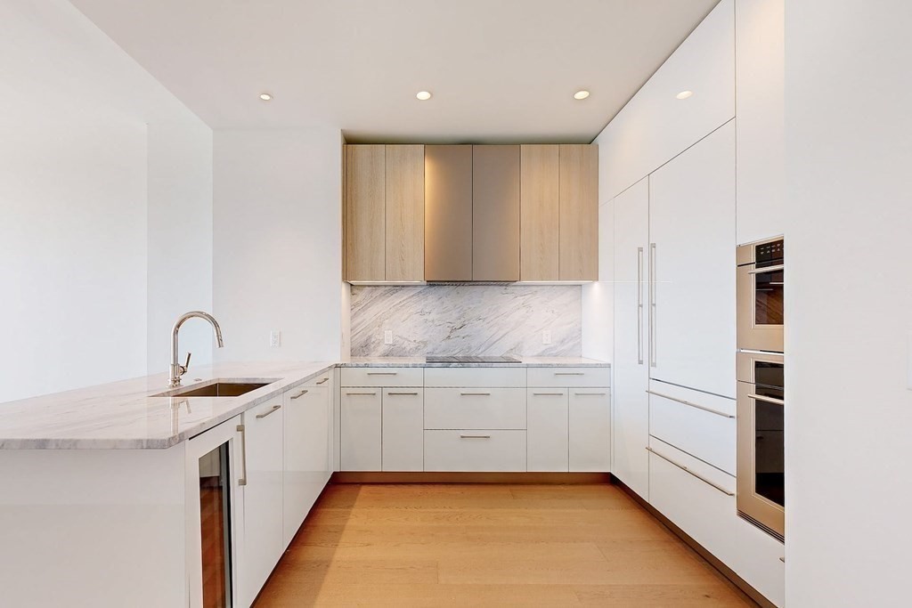 240 Devonshire Street # 4305