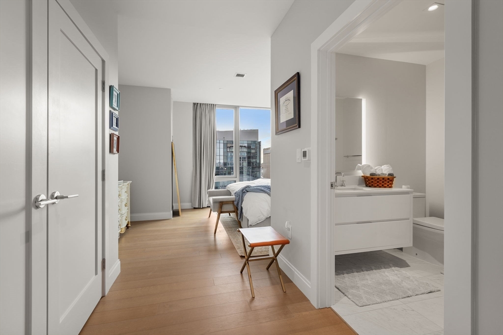 100 Shawmut # 1106