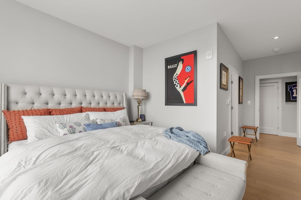100 Shawmut # 1106