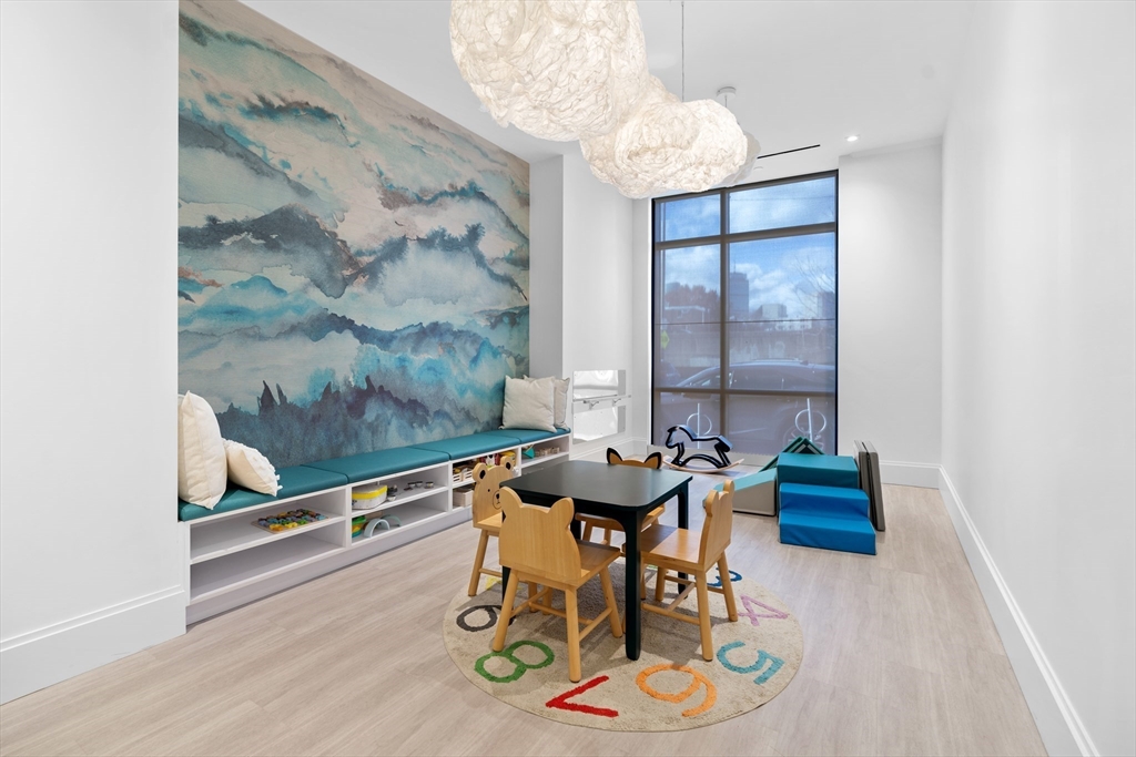 100 Shawmut # 1106