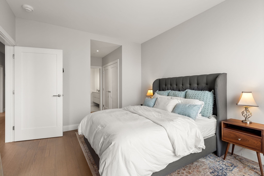 100 Shawmut # 1106