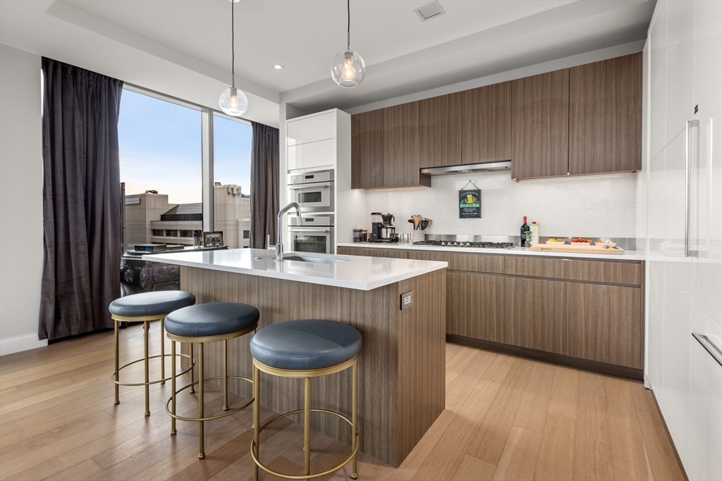 100 Shawmut # 1106