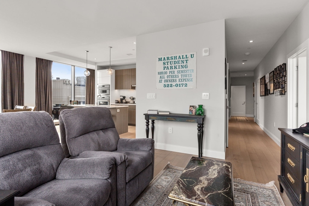 100 Shawmut # 1106