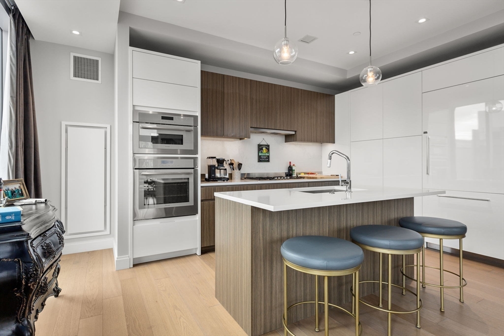 100 Shawmut # 1106