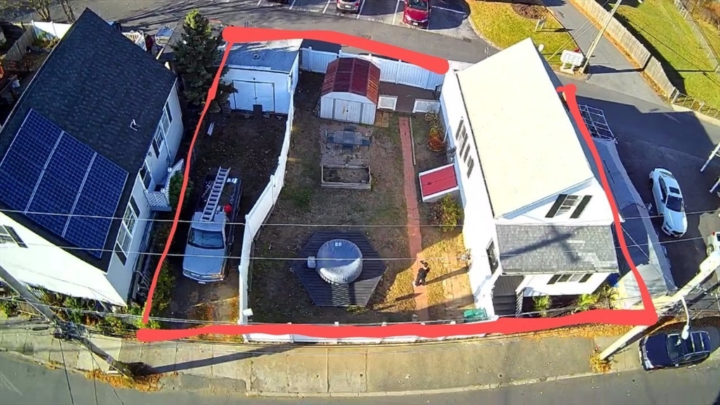 51 River St