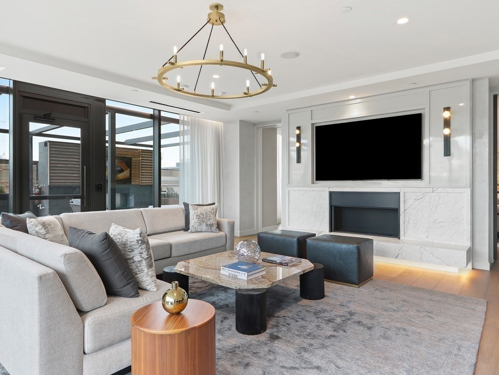 380 Harrison Ave. Unit: PH1B