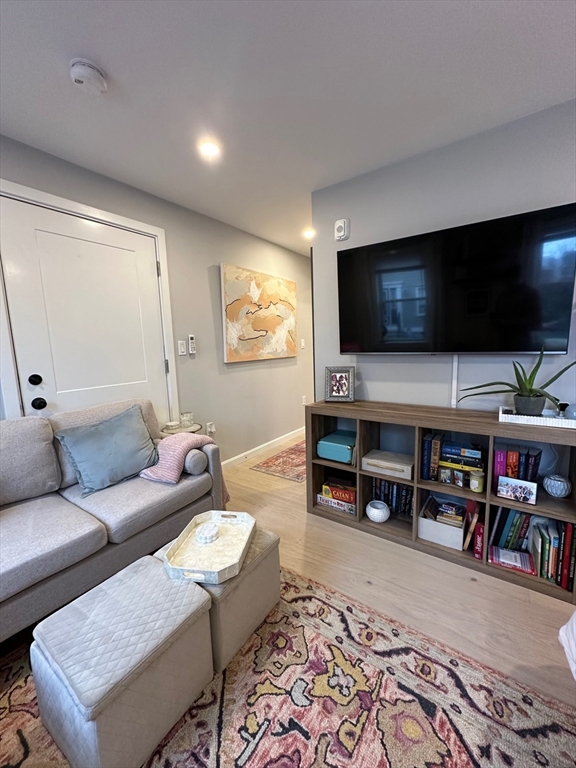 24-26 Ferrin St # 1