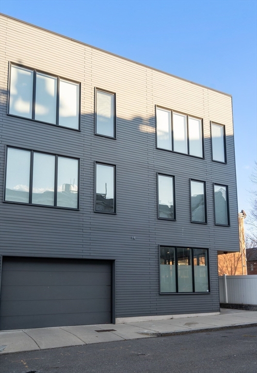 14 I Street # 9