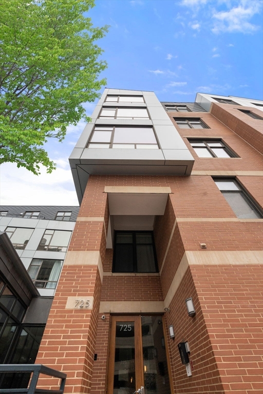 725 Harrison Ave # E202