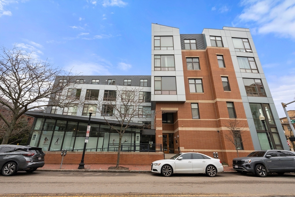 725 Harrison Ave # E202