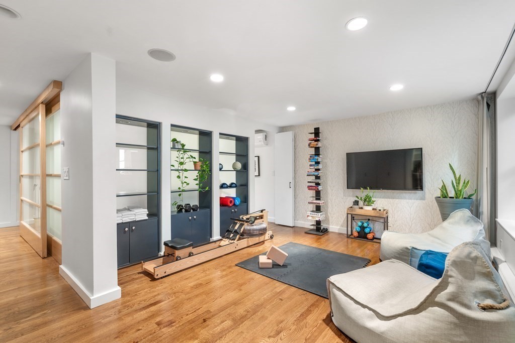 25 Milford St # 1
