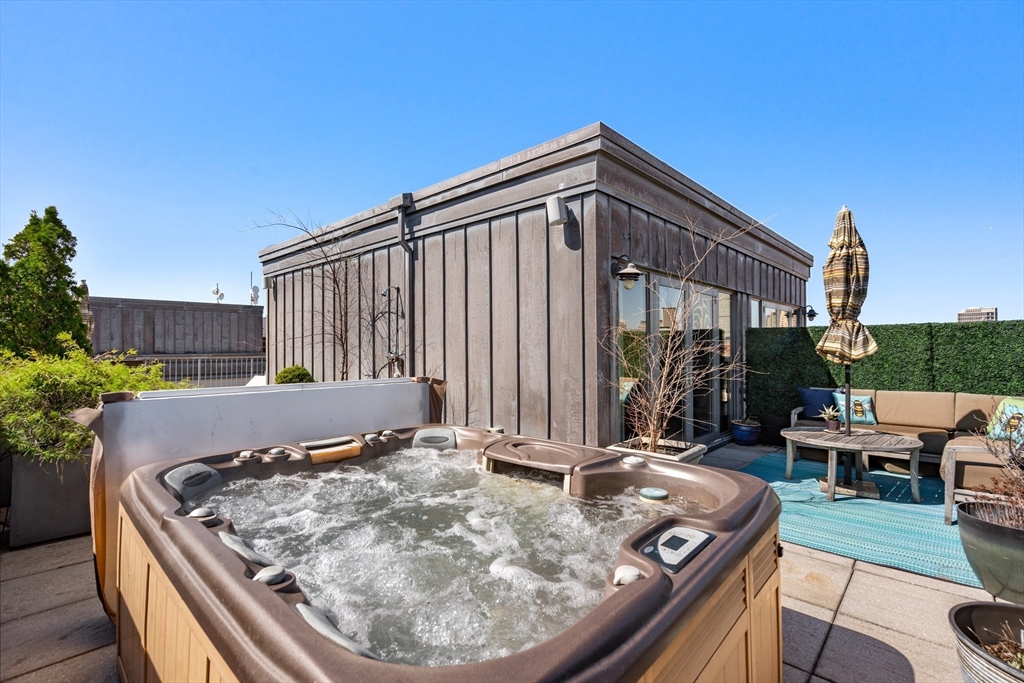 1721-1723 Washington St # 610
