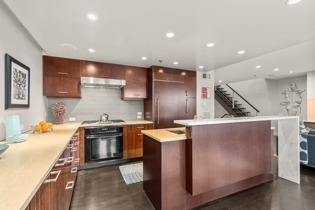 1721-1723 Washington St # 610