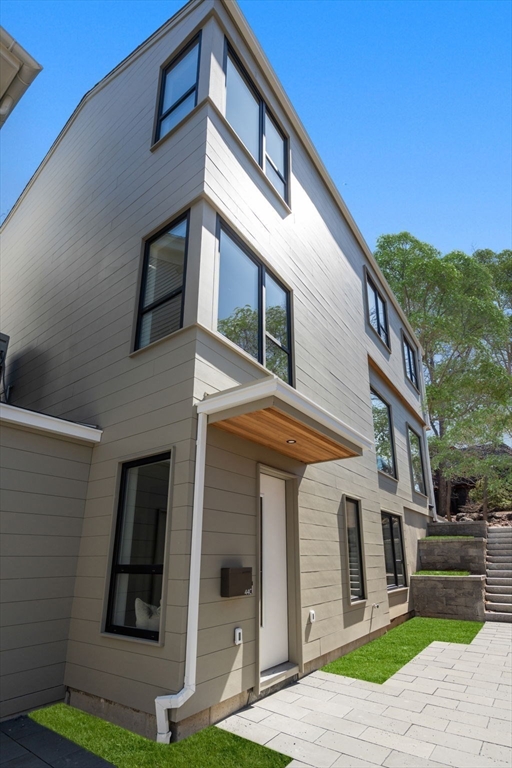 44 Robeson St # 44C