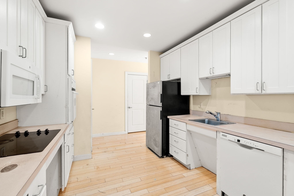 163-165 Chestnut Hill Ave # 102