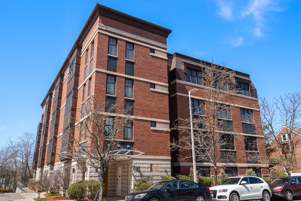 163-165 Chestnut Hill Ave # 102