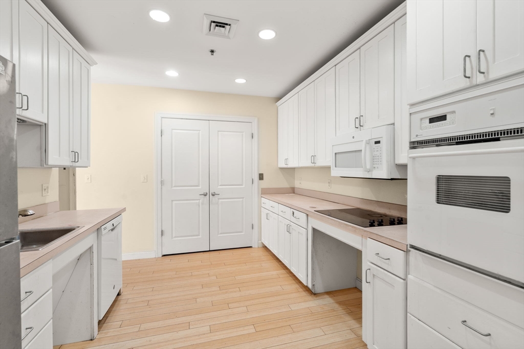 163-165 Chestnut Hill Ave # 102