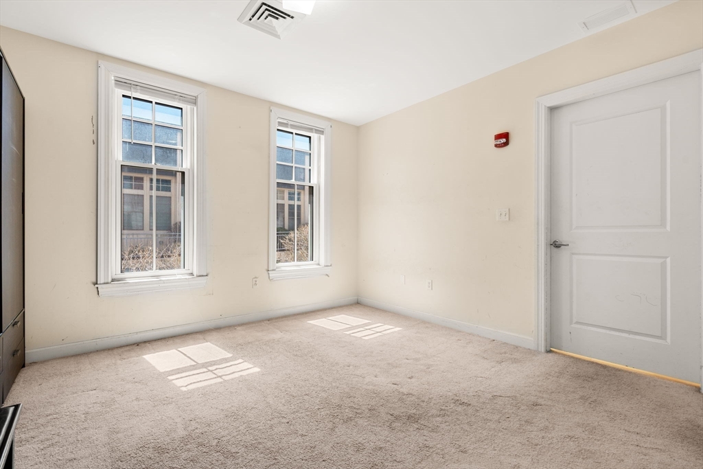163-165 Chestnut Hill Ave # 102