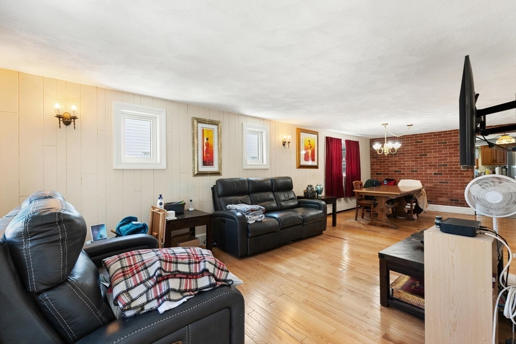 152 Springvale Ave
