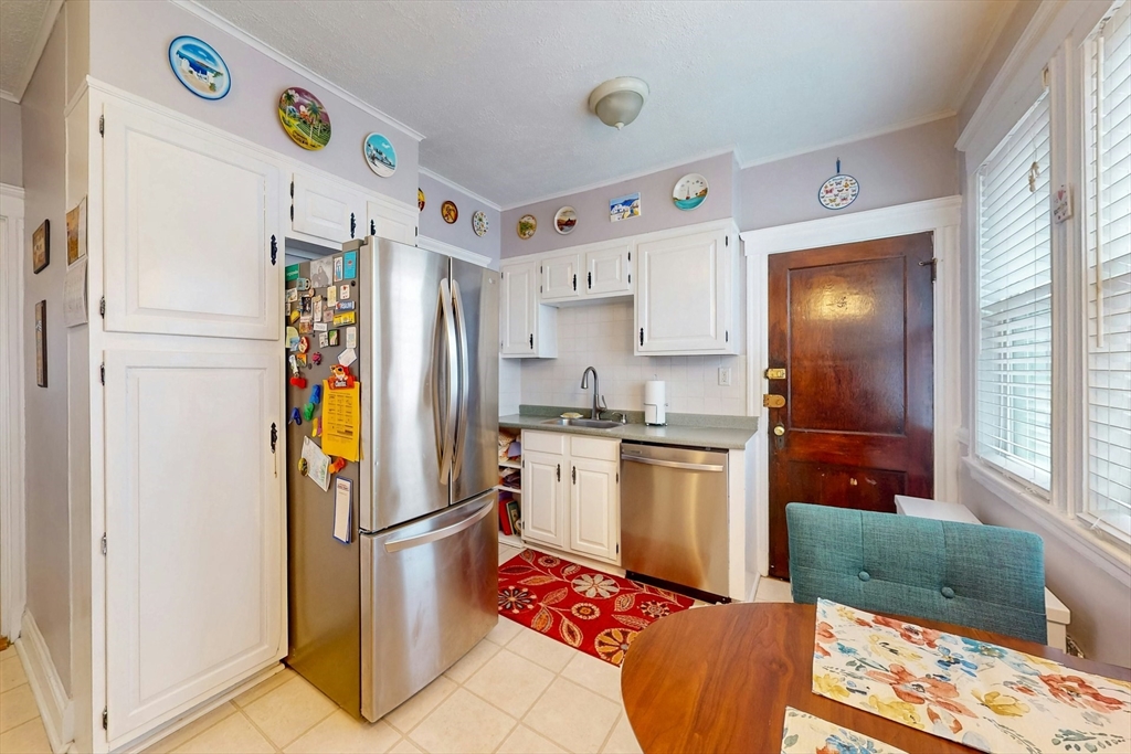 47 Dolphin Ave # 1