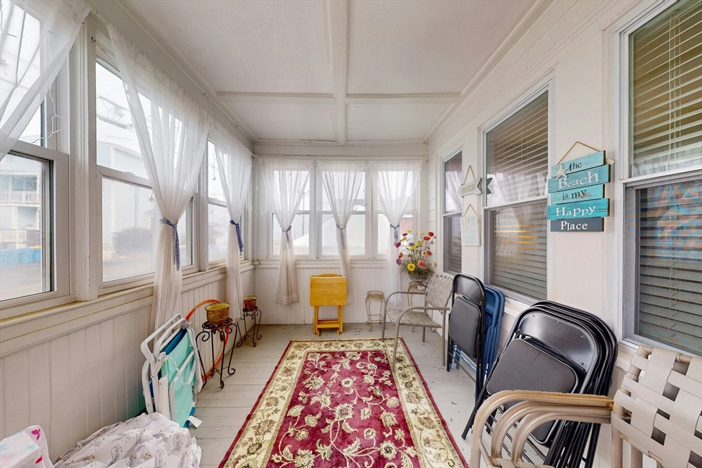 47 Dolphin Ave # 1