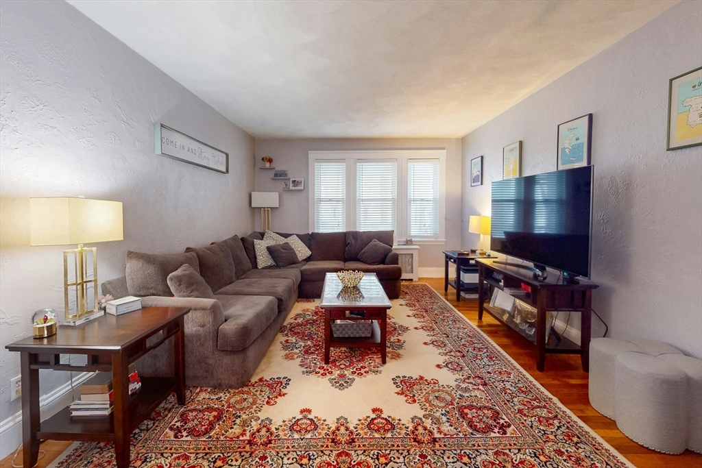 47 Dolphin Ave # 1